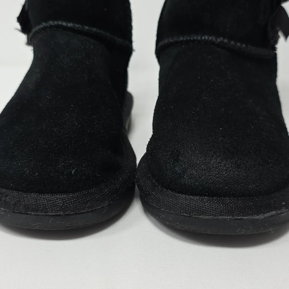 Koolaburra by‎ UGG Victoria Black Suede Short Boots Bow Detail Girl  7 1090330
